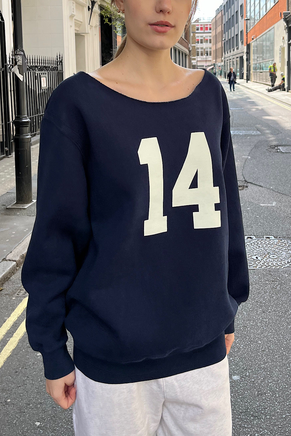 Erica 14 Sweatshirt – Brandy Melville UK