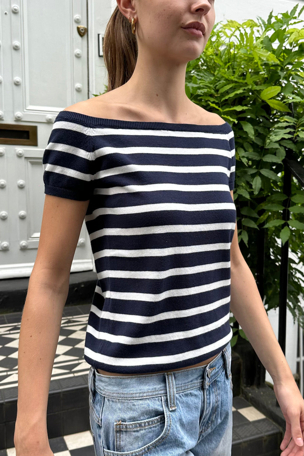 White With Navy Blue Stripes / S