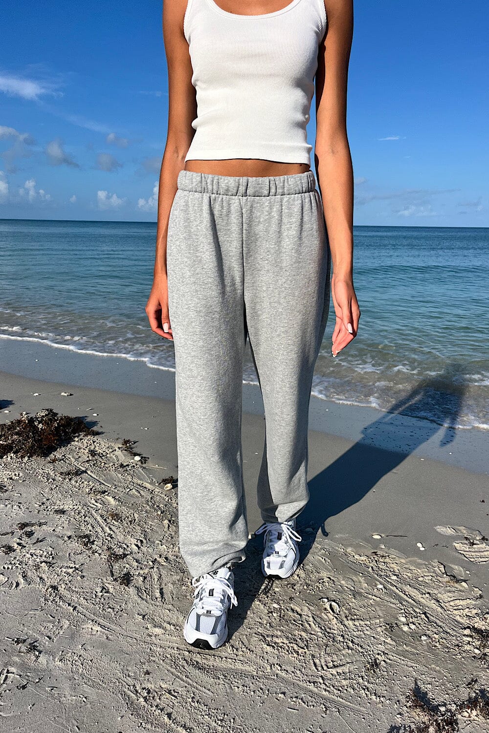 Brandy Melville トレーナー Erica Tokyo Cropped Sweater – Brandy Melville Online Japan