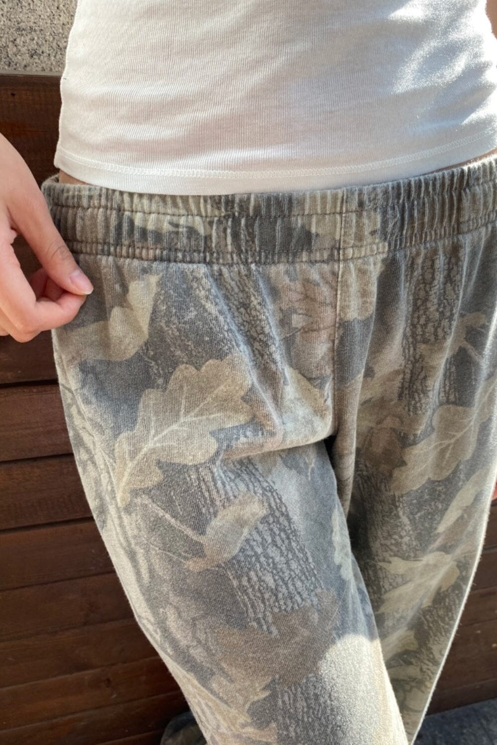 Anastasia Tie Sweatpants | Camouflage Leaves / XS/S