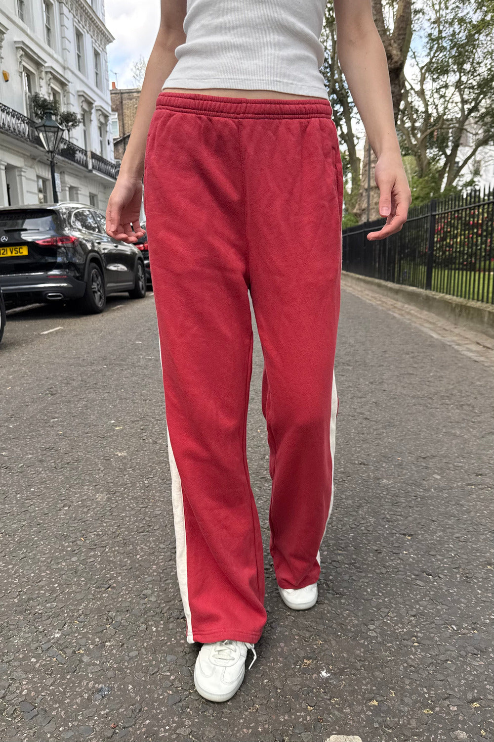 Red / S