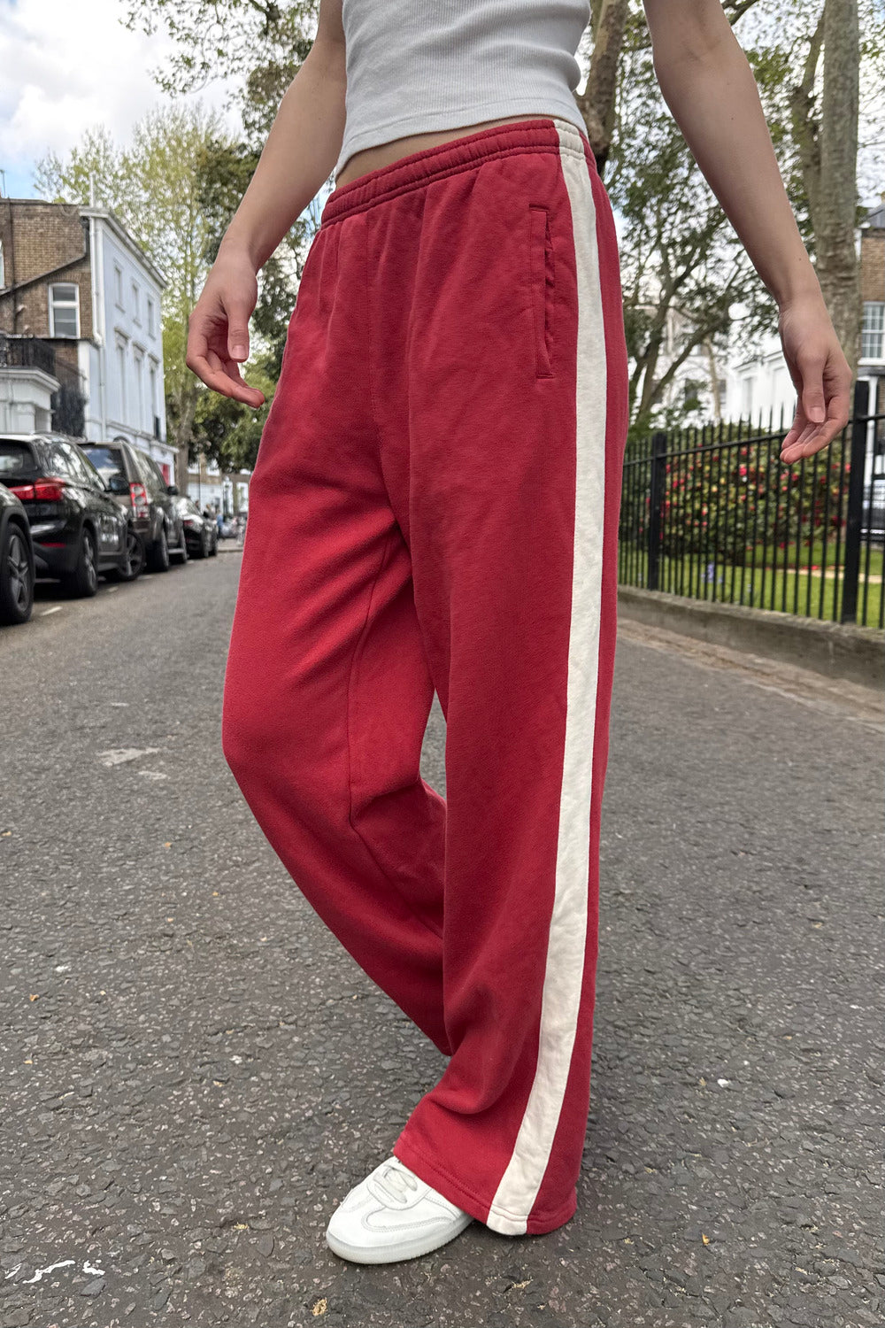 Red / S