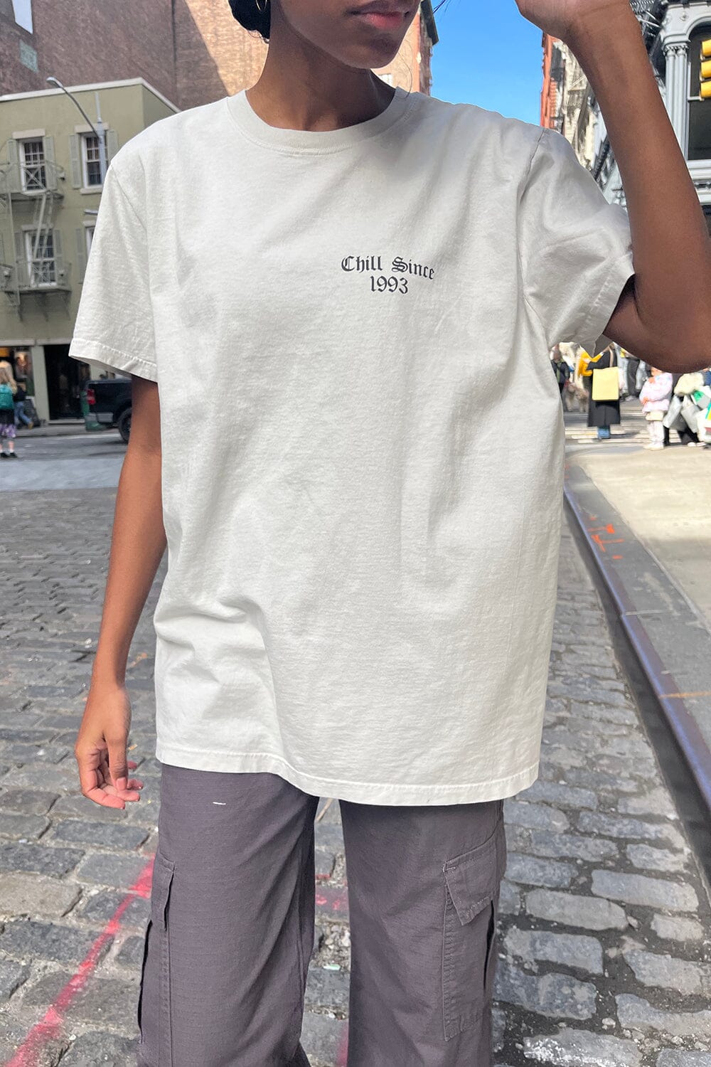 Penelope Chill Since Flag Top | Off White / Oversized Fit