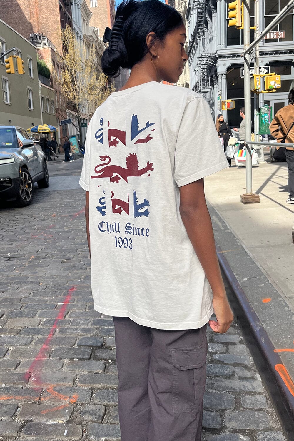Penelope Chill Since Flag Top | Off White / Oversized Fit
