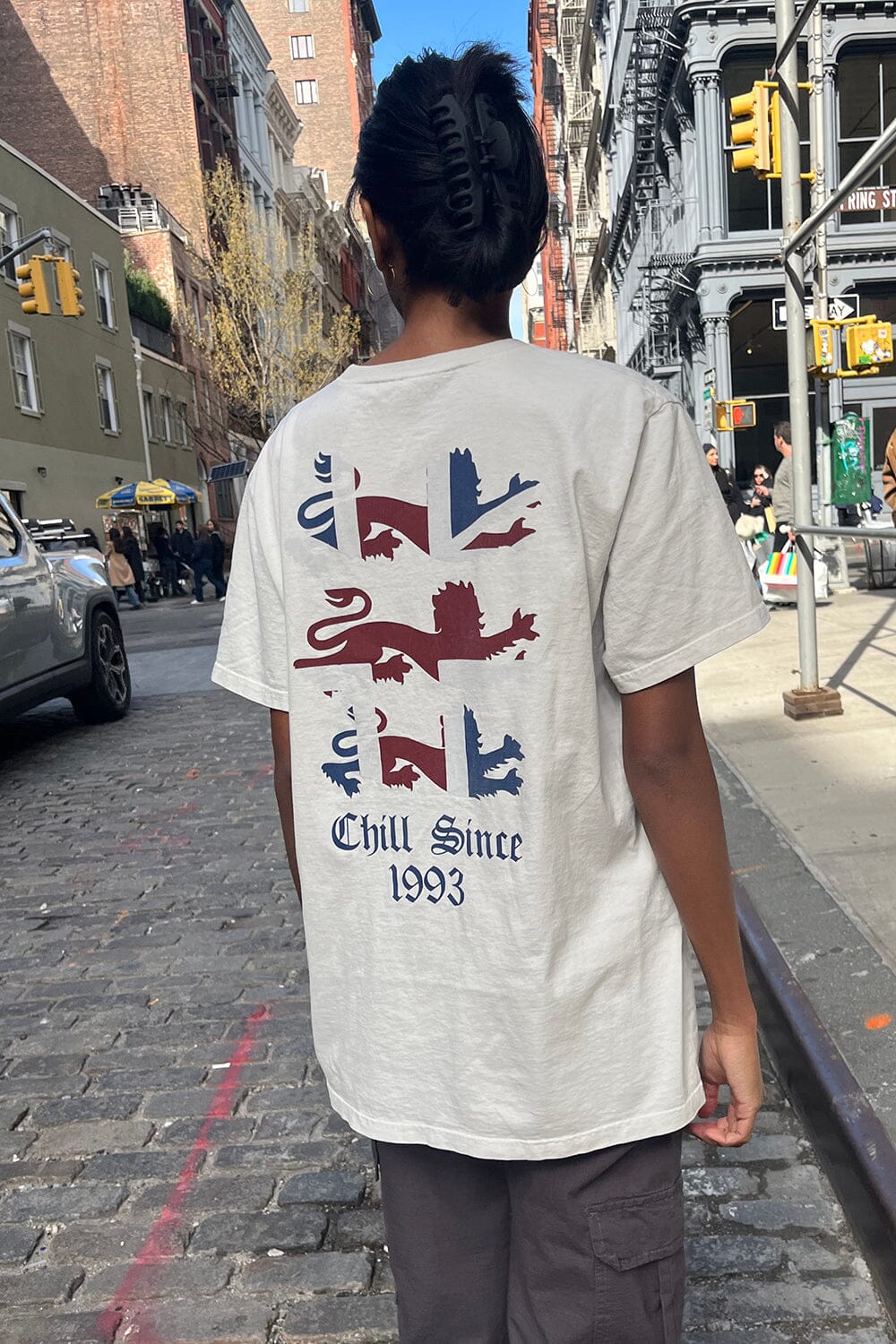 Penelope Chill Since Flag Top | Off White / Oversized Fit