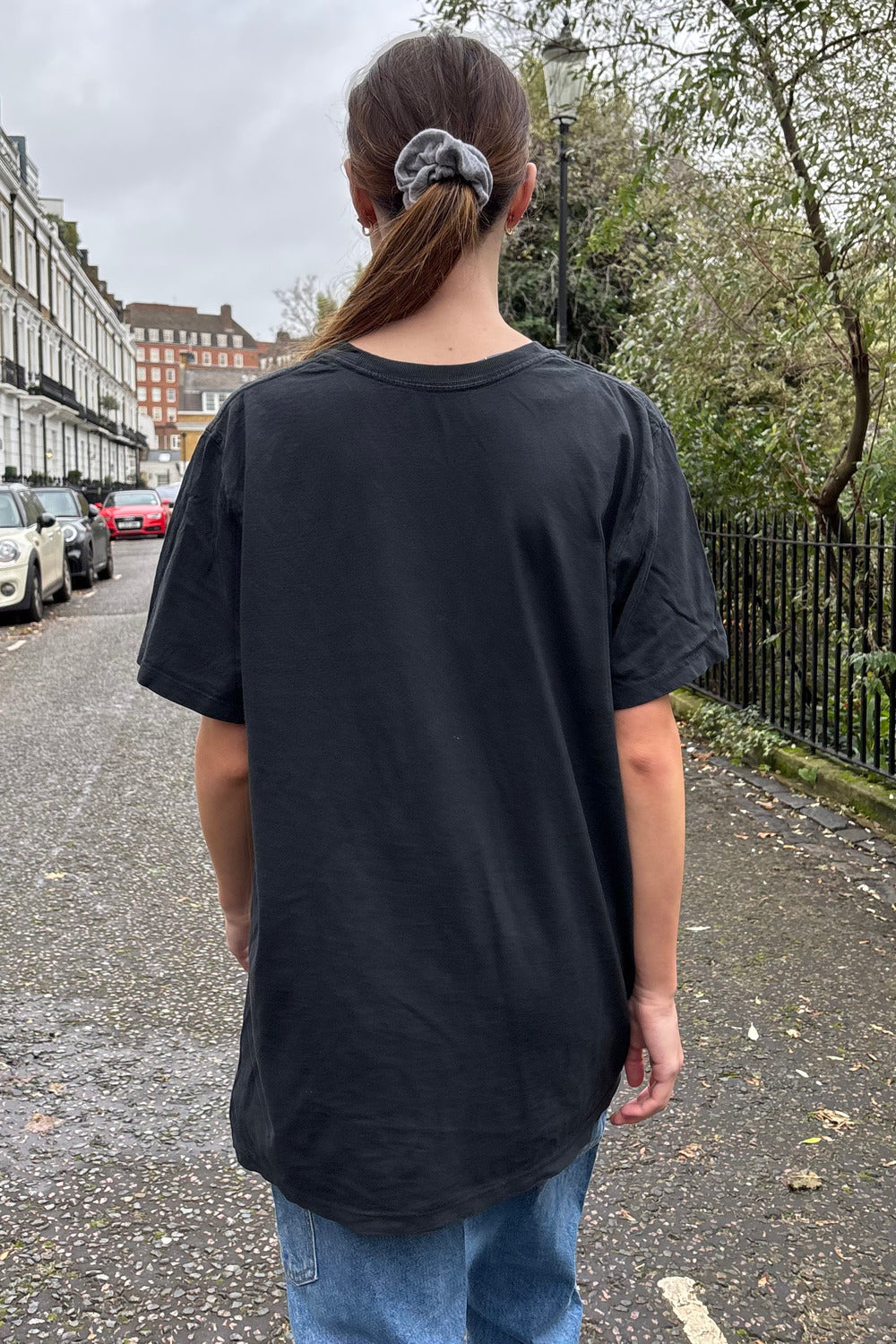 Black / Oversized Fit