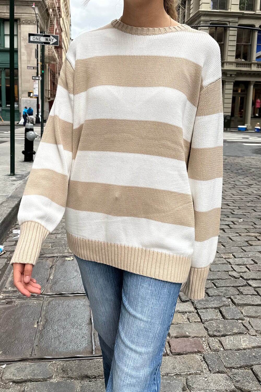 Latte Ivory Stripes / Oversized Fit