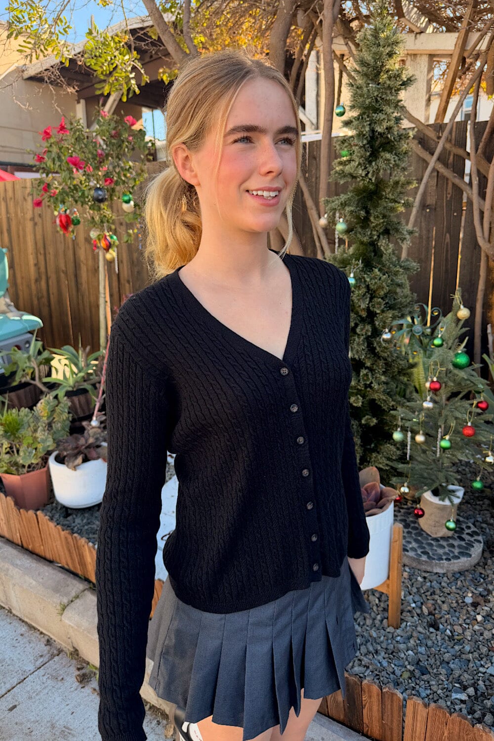 Zoe V-Neck Cardigan | Black / S