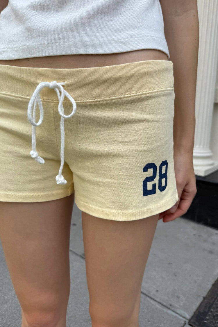 Rainey 28 Shorts | Pastel Yellow / XS/S