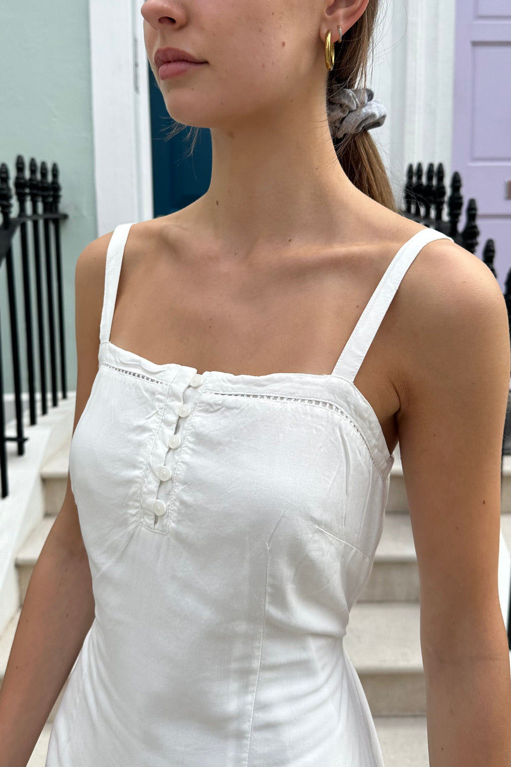 White / S