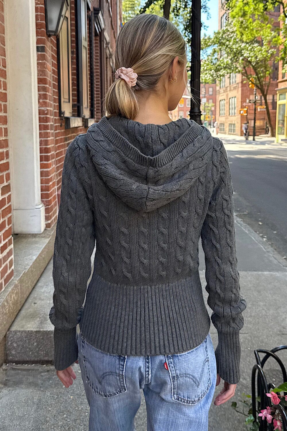 Dark Heather Grey / Regular Fit