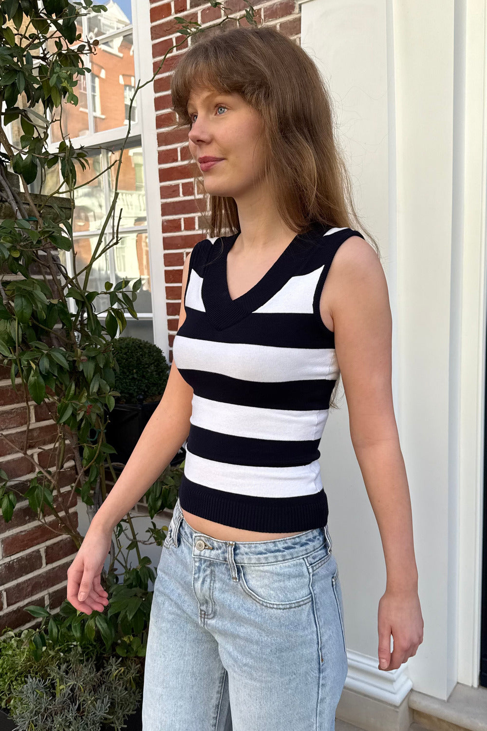 Amira Stripes Top | White And Navy Blue Thick Stripes / XS/S