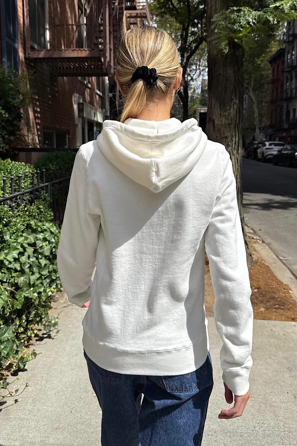 White / Regular Fit