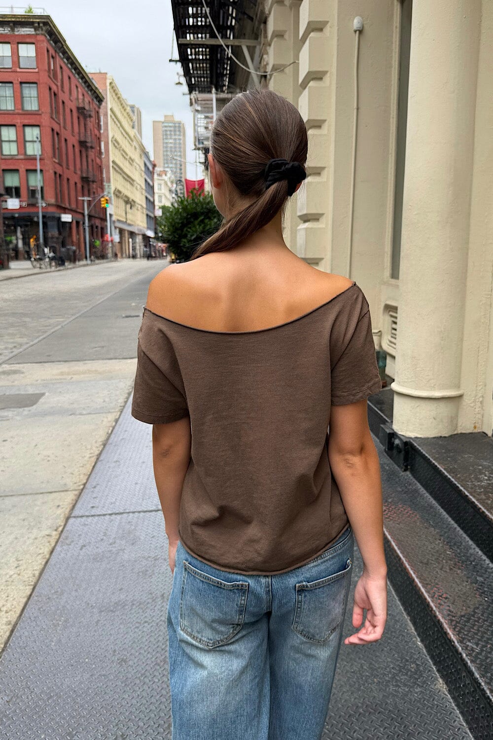 Brown / S