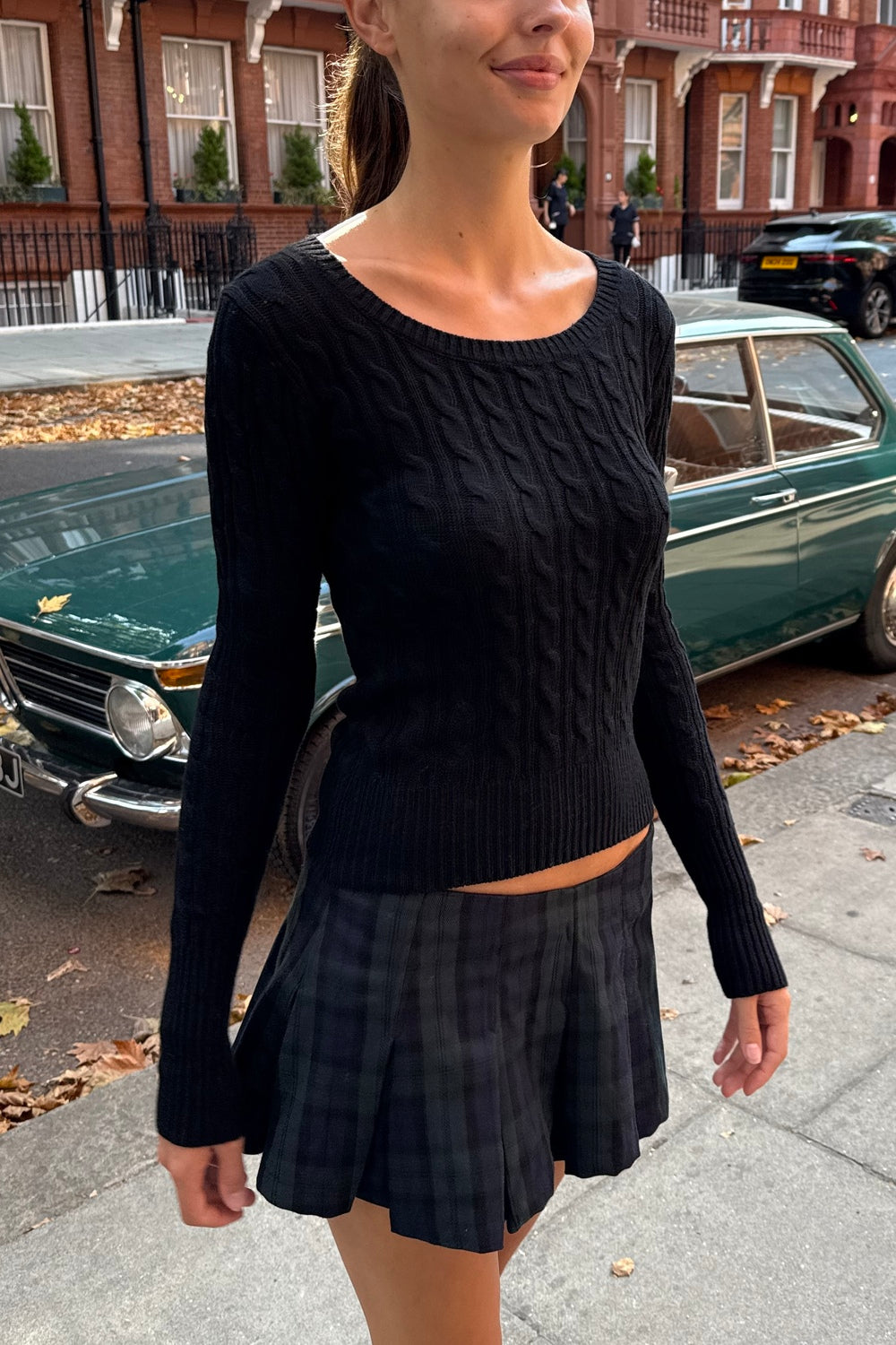 Alina Sweater | Black / Regular Fit