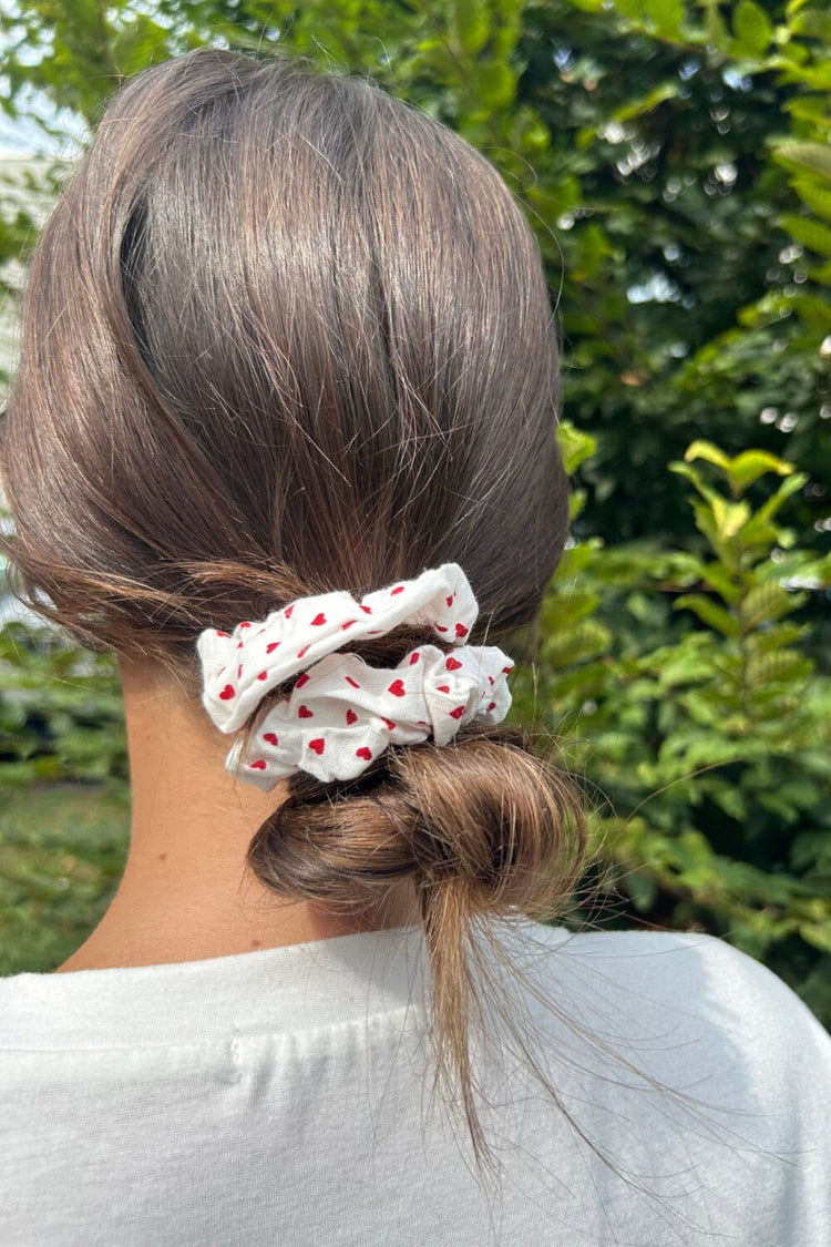 Heart Print Scrunchie | White With Red Hearts