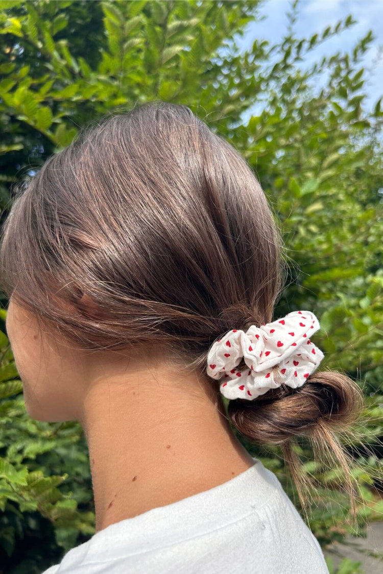 Heart Print Scrunchie | White With Red Hearts