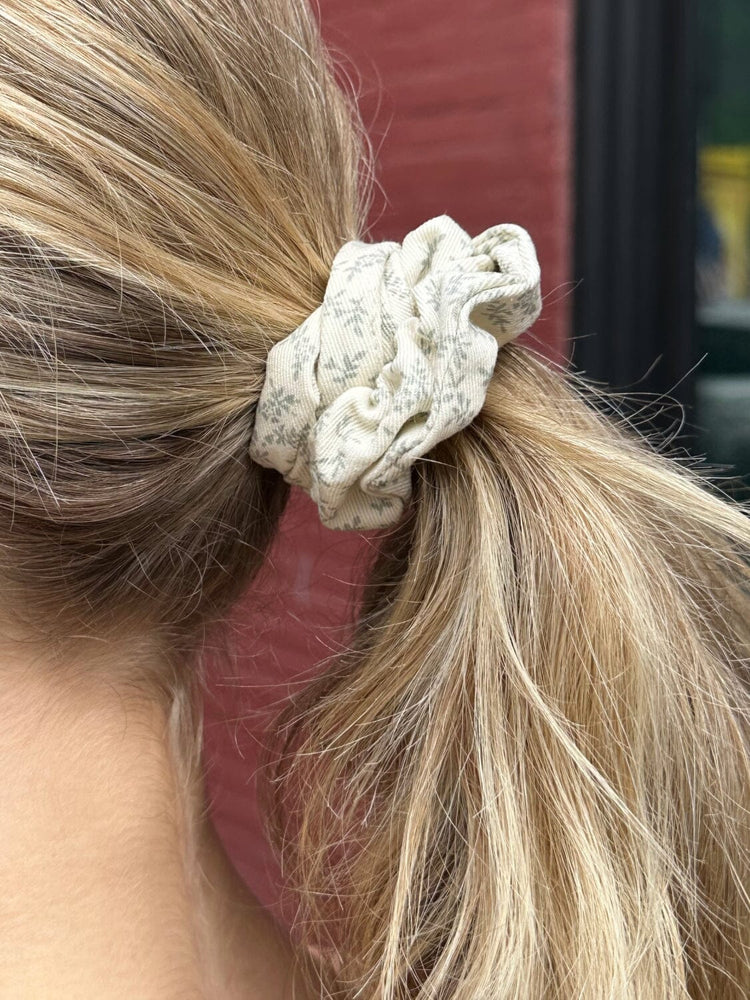 Floral Scrunchie | Floral Scrunchie