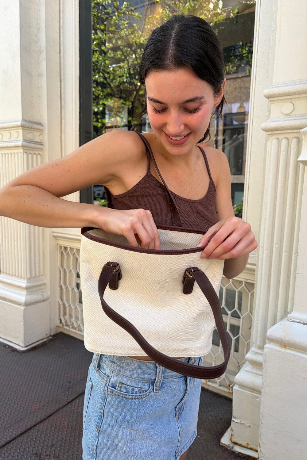 Buckle Leather Shoulder Bag | Ivory