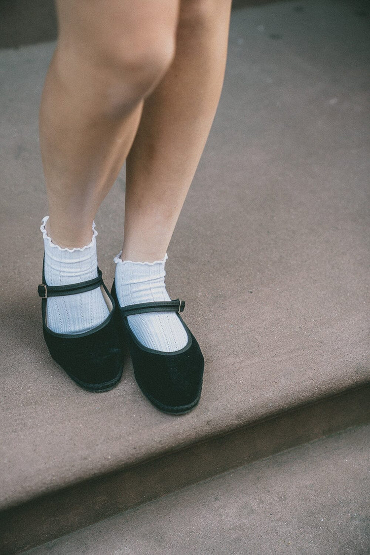 Ruffle Ribbed Socks | White