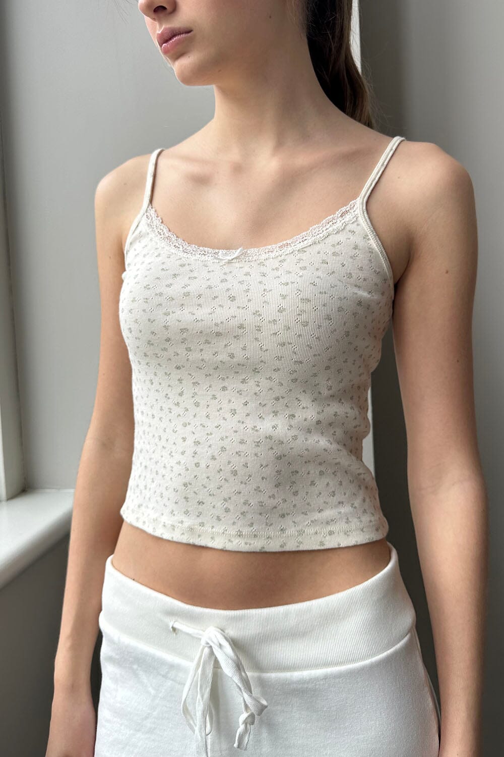 Skylar Floral Eyelet Lace Tank | Ivory With Green Sage Daisies / XS/S