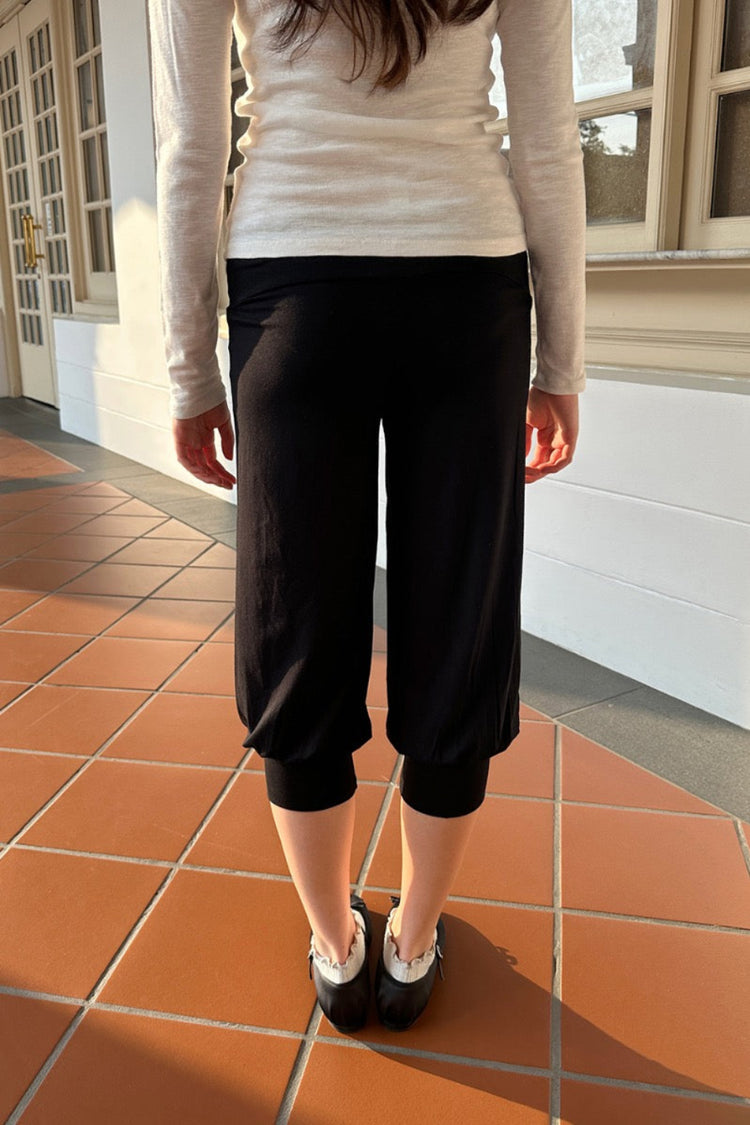 Priscilla Capri Pants | Black / XS/S