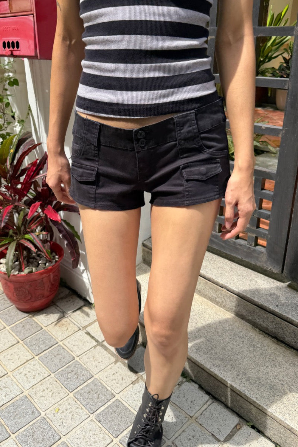Agata Shorts | Black / XS/S