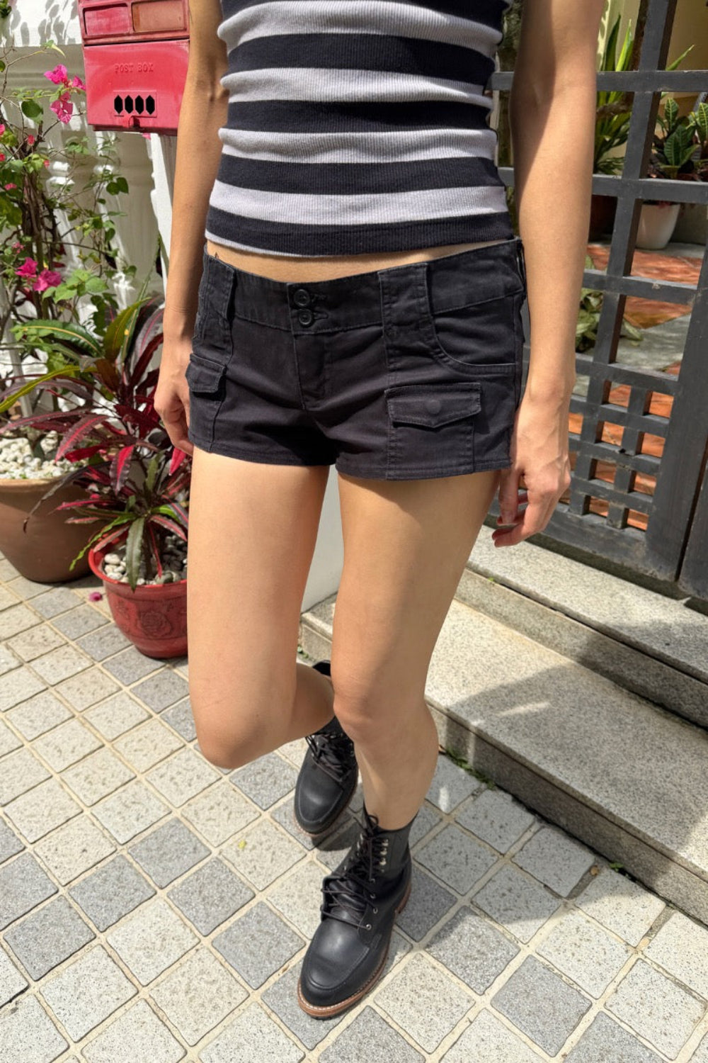 Agata Shorts | Black / XS/S