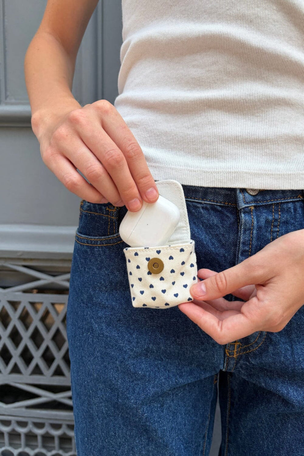 Hearts Mini Bag Chain | White With Navy Hearts