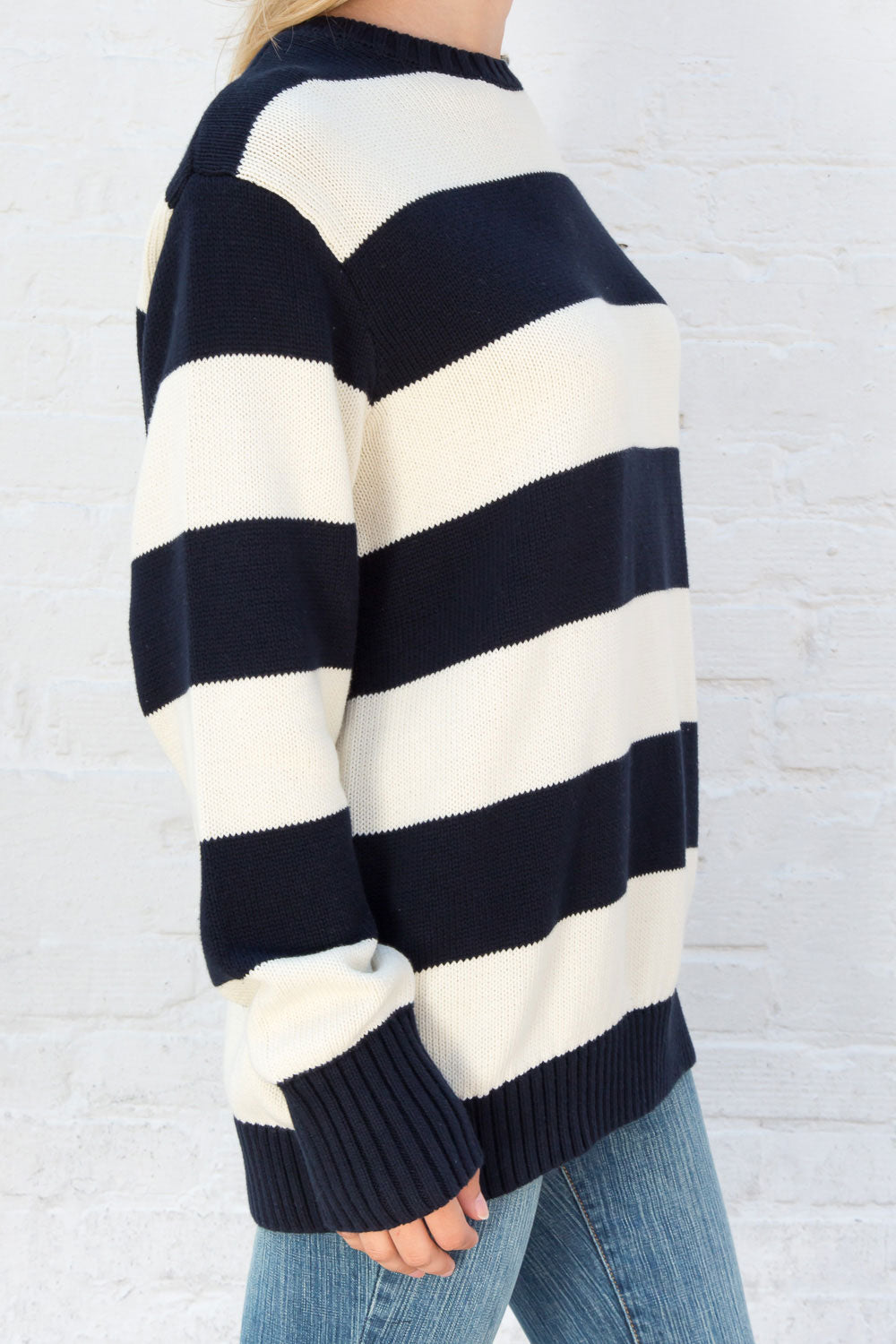 White With Navy Blue Stripes / Oversized Fit